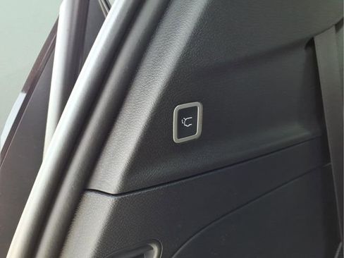 New 2026 Chrysler Pacifica Select w/ S Appearance Package image 8