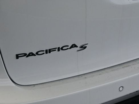 New 2026 Chrysler Pacifica Limited w/ S Appearance Package image 14