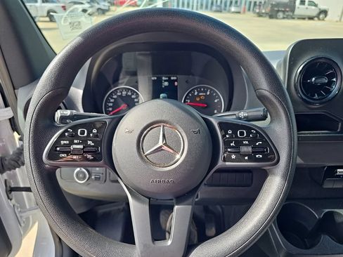 Used 2024 Mercedes-Benz Sprinter 2500 image 27