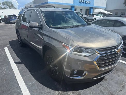 Used 2019 Chevrolet Traverse LT FWD image 3