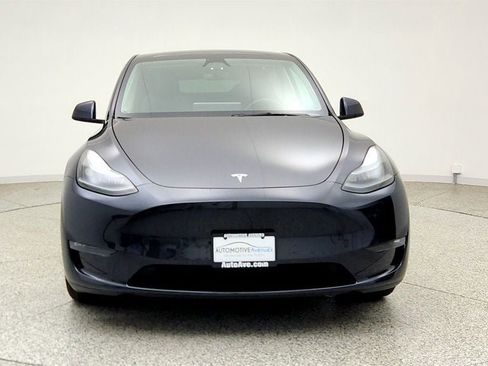Used 2025 Tesla Model Y Long Range AWD/4WD image 2