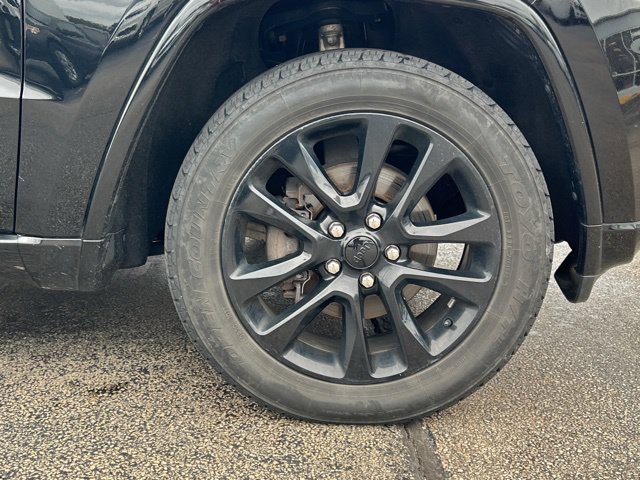 Used 2020 Jeep Grand Cherokee Altitude AWD/4WD image 14