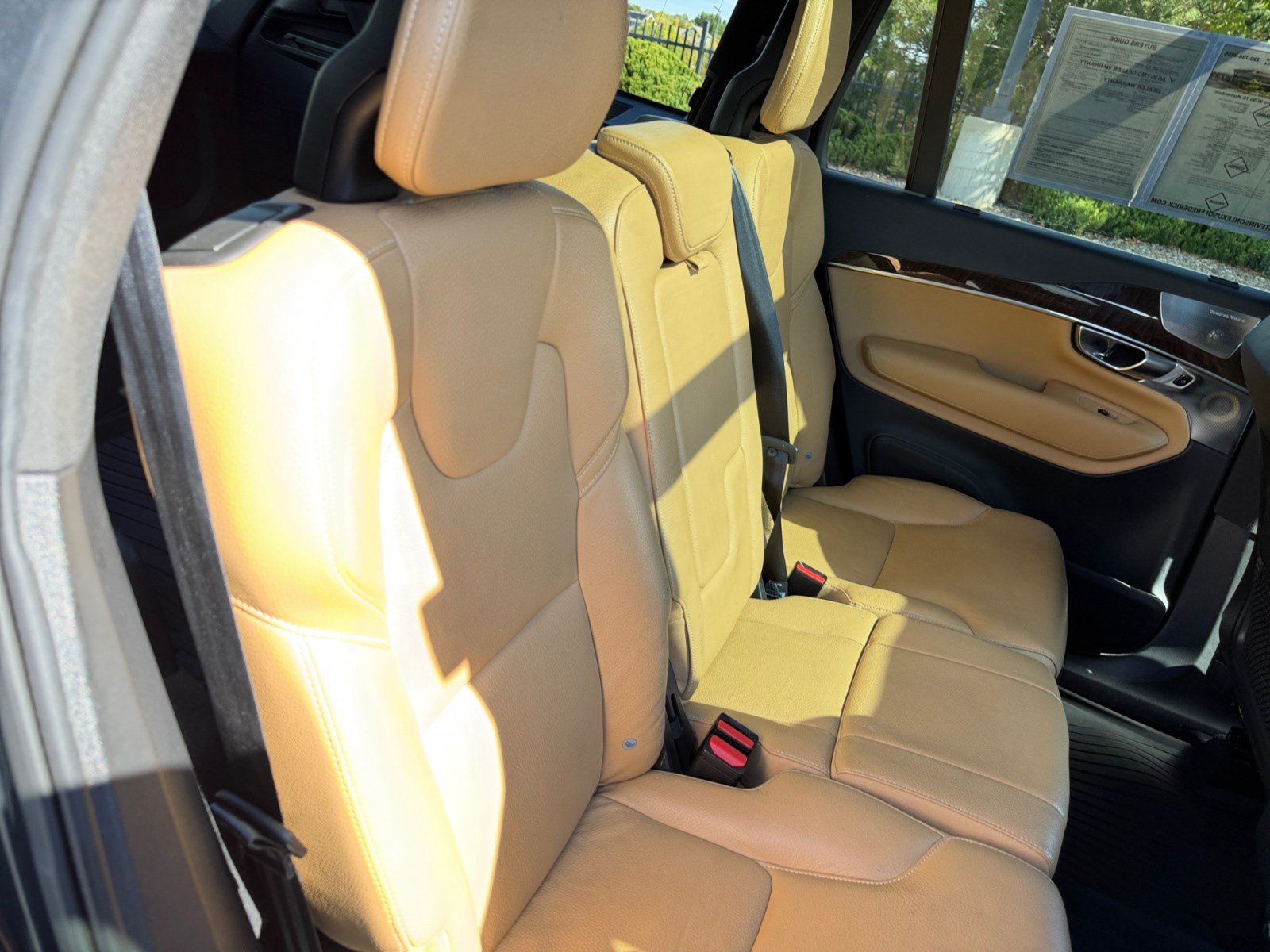 Used 2017 Volvo XC90 T6 Momentum w/ Vision Package AWD/4WD image 18