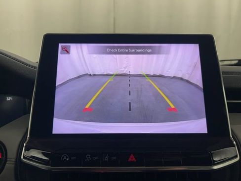 Used 2022 Jeep Compass Limited w/ Elite Group image 17