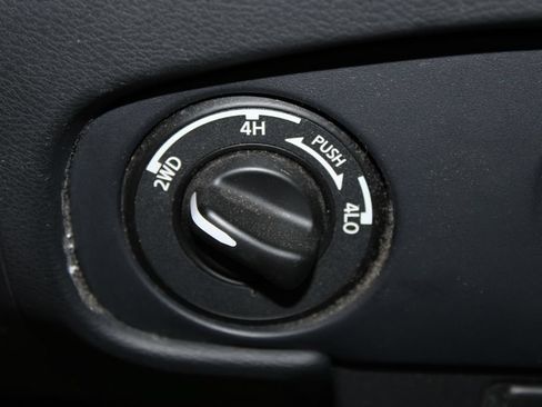 Used 2022 Nissan Frontier S w/ Technology Package AWD/4WD image 29