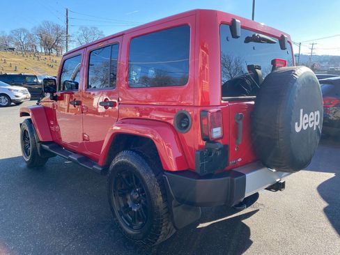 Used 2012 Jeep Wrangler Unlimited Sahara w/ Connectivity Group image 5