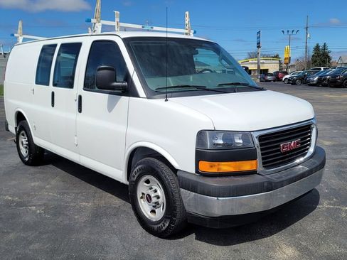 Used 2017 GMC Savana 2500 RWD image 16