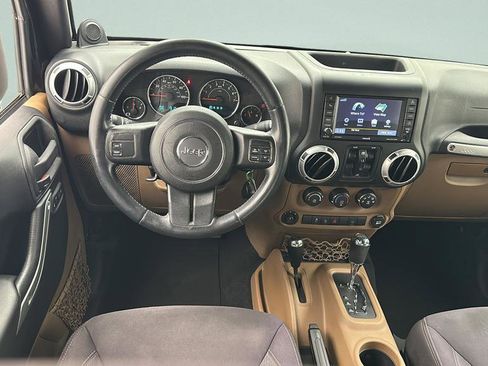 Used 2013 Jeep Wrangler Unlimited Sahara AWD/4WD image 13