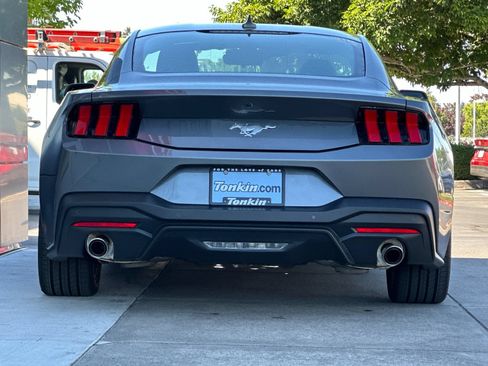 Used 2024 Ford Mustang Coupe RWD image 4