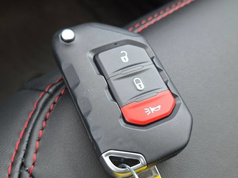 Used 2026 Jeep Wrangler Rubicon AWD/4WD image 40