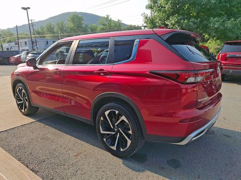 Used 2022 Mitsubishi Outlander SE AWD/4WD image 4