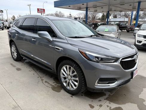 Used 2018 Buick Enclave Premium w/ Experience Buick Package image 4