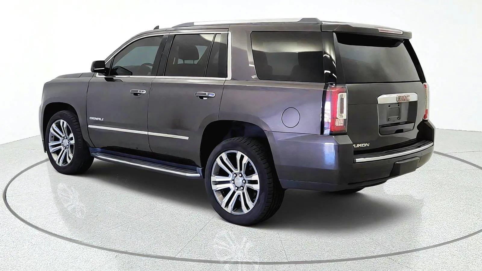 Used 2018 GMC Yukon Denali AWD/4WD image 6