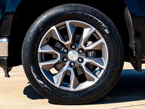 Used 2020 Chevrolet Silverado 1500 LT w/ Texas Edition image 8