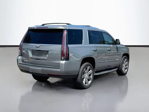 Used 2017 Cadillac Escalade Luxury AWD/4WD image 8