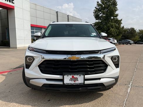 Used 2025 Chevrolet TrailBlazer LT image 4