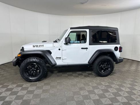 Used 2022 Jeep Wrangler Sport AWD/4WD image 6