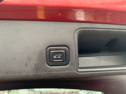 Used 2023 GMC Terrain SLE w/ Driver Convenience Package image 24