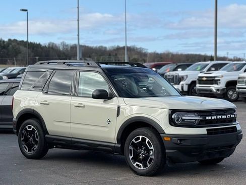 Used 2024 Ford Bronco Sport Outer Banks w/ Tech Package image 39