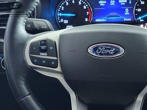 Used 2023 Ford Explorer XLT w/ Equipment Group 202A AWD/4WD image 28