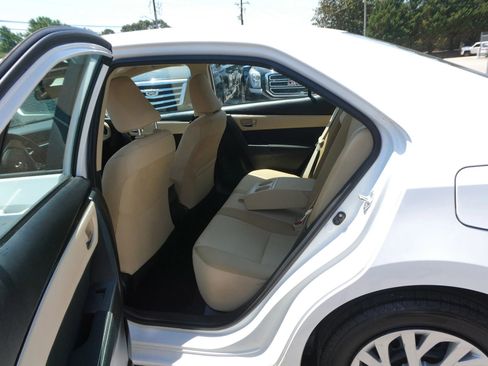 Used 2018 Toyota Corolla LE FWD image 27