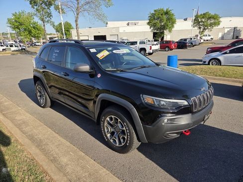 Used 2020 Jeep Cherokee Trailhawk w/ Cold Weather Group image 2
