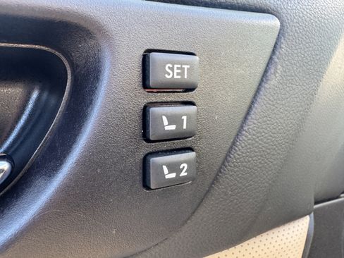 Used 2017 Subaru Outback 3.6R Limited image 11