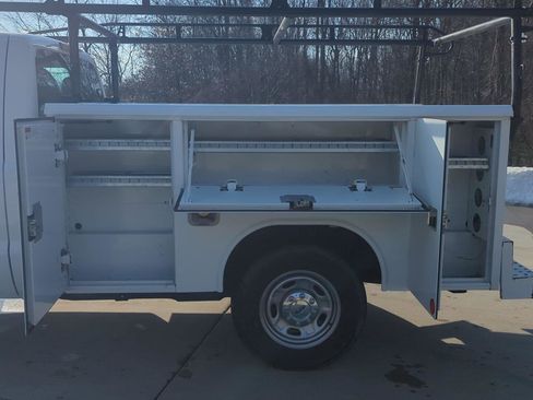 Used 2016 Ford F250 XL w/ Power Equipment Group image 17