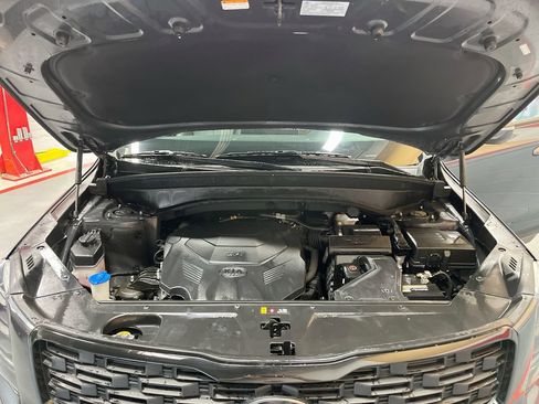 Used 2021 Kia Telluride EX w/ EX Premium Package AWD/4WD image 32