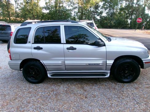 Used 2001 Chevrolet Tracker LT AWD/4WD image 9