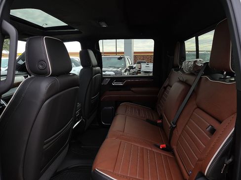 New 2026 GMC Sierra 2500 Denali Ultimate w/ Max Trailering Package image 9