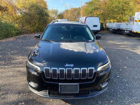Used 2019 Jeep Cherokee Limited image 3