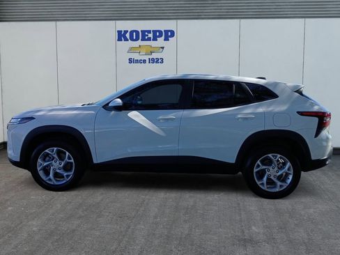 New 2026 Chevrolet Trax LS w/ LS Convenience Package image 2