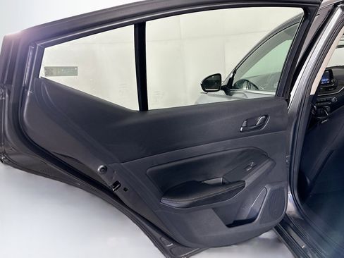 Used 2025 Nissan Altima 2.5 SV image 24