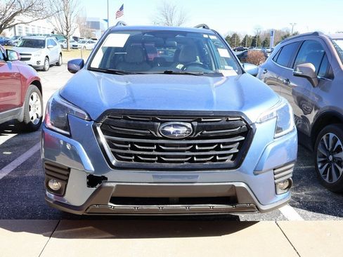 Used 2023 Subaru Forester Premium image 3