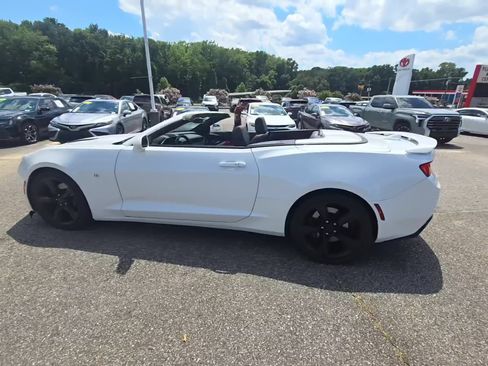 Used 2018 Chevrolet Camaro SS RWD image 3
