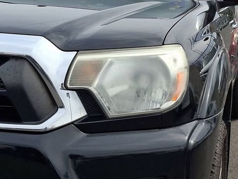 Used 2013 Toyota Tacoma 4x4 Double Cab w/ Limited Pkg image 4