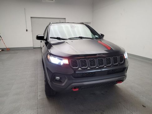 Used 2024 Jeep Compass Trailhawk image 14
