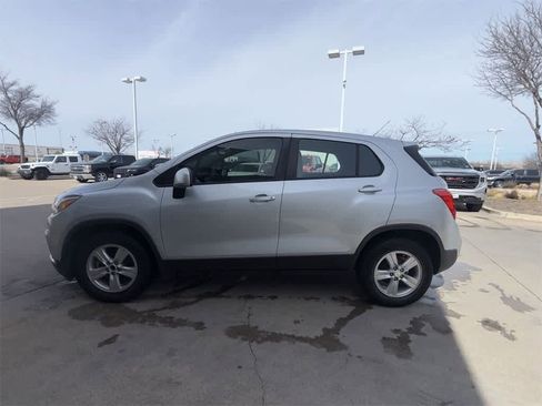 Used 2020 Chevrolet Trax LS image 3