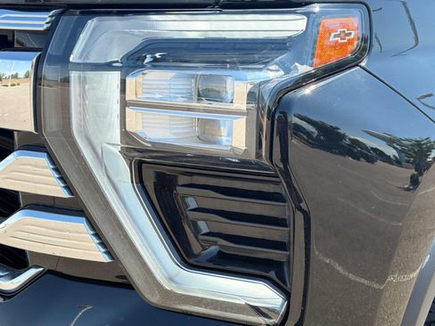 Used 2025 Chevrolet Silverado 2500 High Country w/ High Country Premium Package AWD/4WD image 10