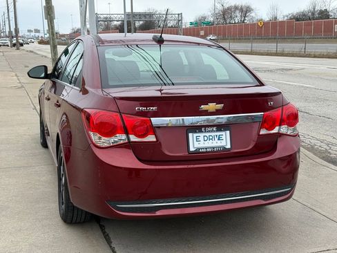 Used 2016 Chevrolet Cruze LT w/ Sun And Sound Package FWD image 9