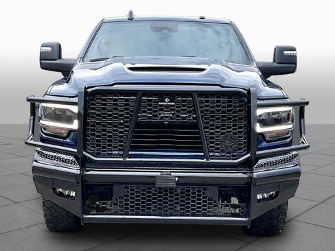 Used 2024 RAM 2500 Laramie w/ Night Edition AWD/4WD image 4