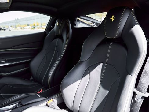 Used 2021 Ferrari F8 Tributo image 50