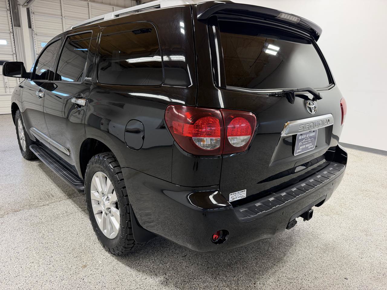 Used 2018 Toyota Sequoia Platinum w/ Carpet Mat Package AWD/4WD image 7