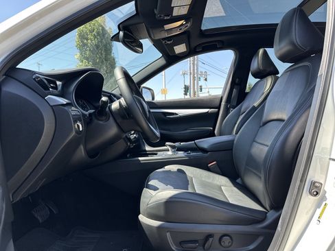 Used 2021 INFINITI QX50 Luxe w/ Appearance Package image 10