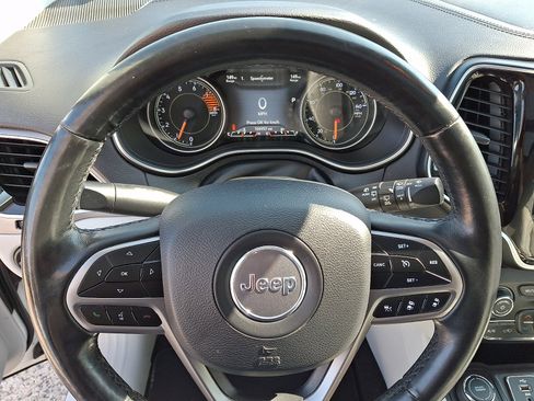Used 2019 Jeep Cherokee Limited w/ Luxury Group AWD/4WD image 20