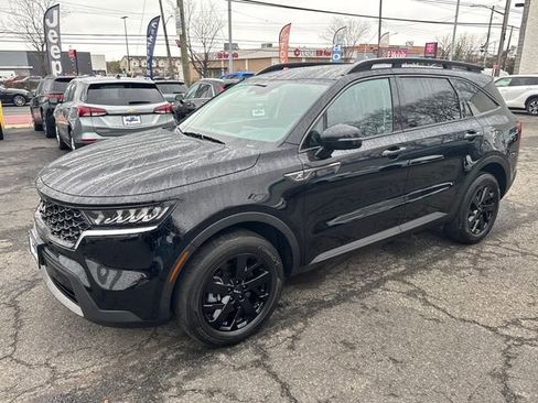 Used 2023 Kia Sorento S AWD/4WD image 4