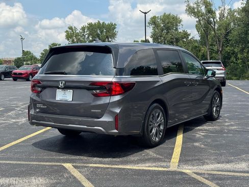 Used 2026 Honda Odyssey Touring image 4