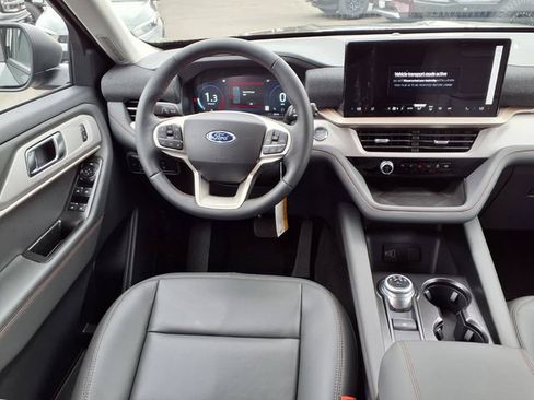 New 2026 Ford Explorer Active w/ Active Comfort Package RWD image 7