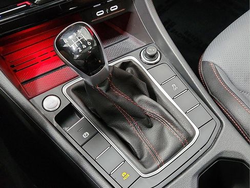 Used 2025 Volkswagen Jetta GLI Autobahn image 15